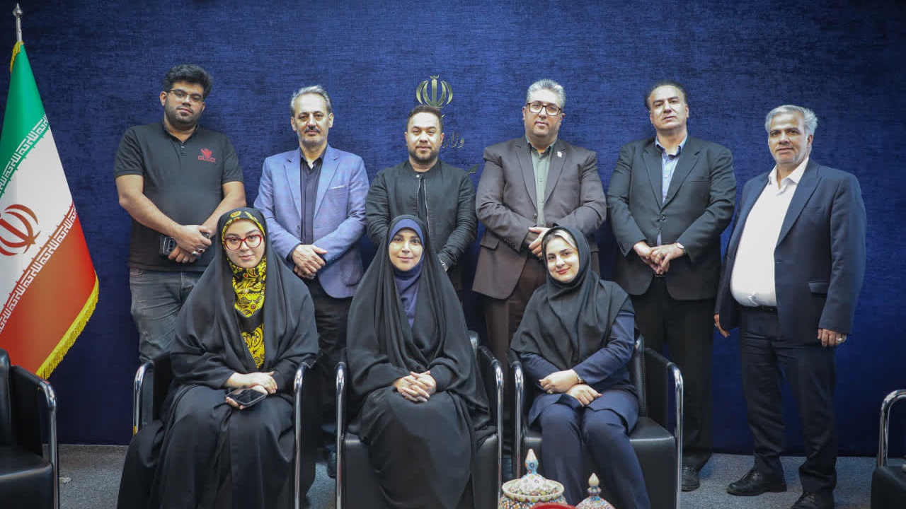 دیدار اعضای هیات مدیره خانه مطبوعات با مدیرکل روابط عمومی استانداری البرز