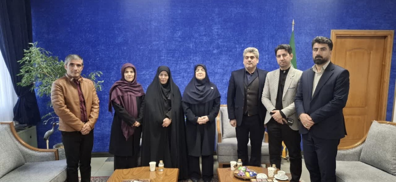 دیدار مسئولان خانه مطبوعات کشور با مهاجرانی سخنگوی دولت